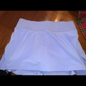 Women’s lululemon bright purple pleated skirt